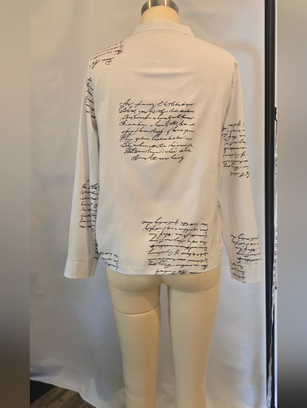 CBR Cream Script-Print Button Placket Blouse - Picture 5 of 9